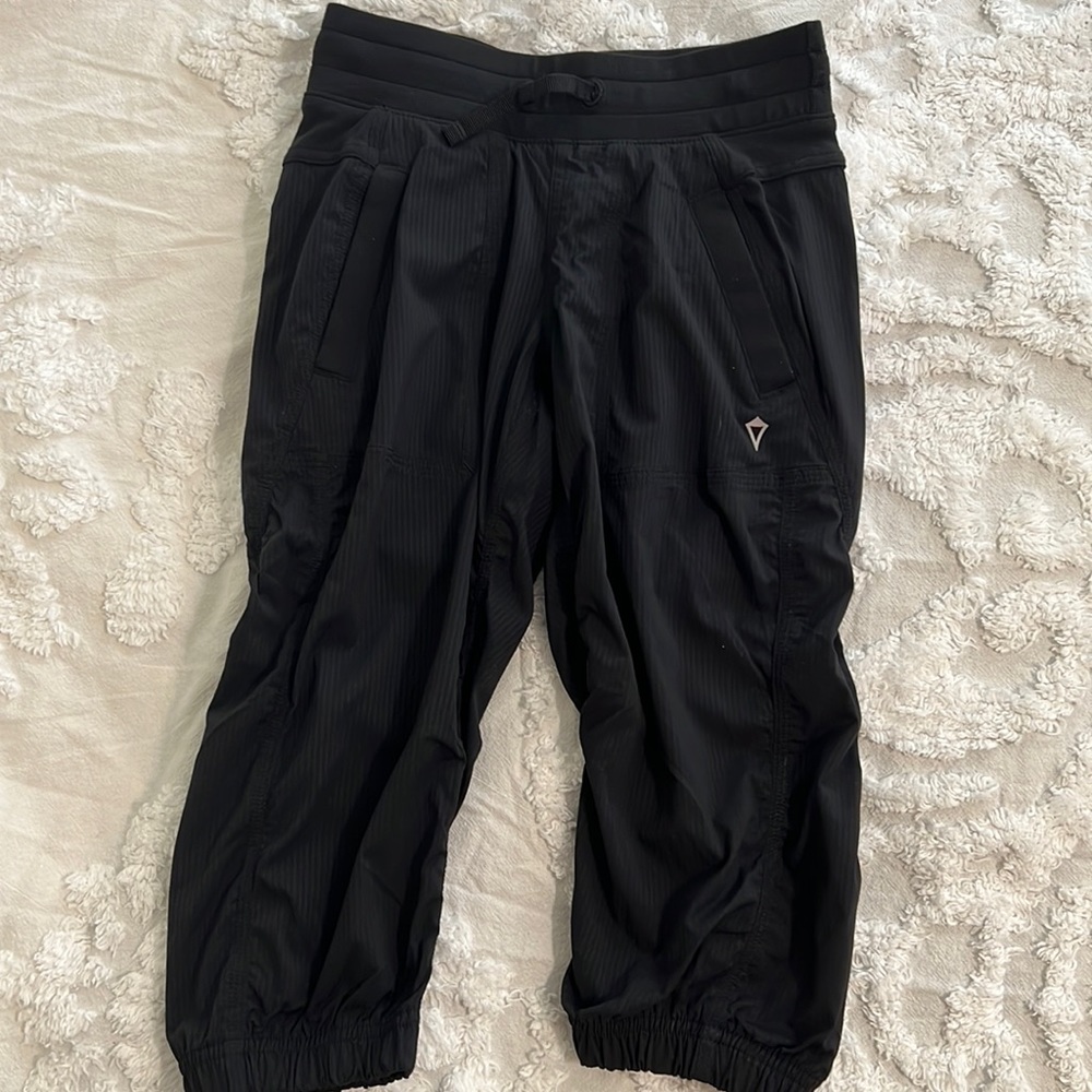 Ivivva Capri Pants Size 6